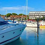 Marina Uno Hotel 4*