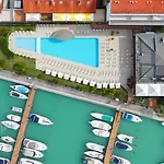 Hotel Marina Uno 4*
