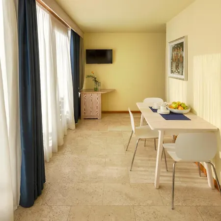 Marina Uno 4* Λινιάνο Σαμπιαντόρο