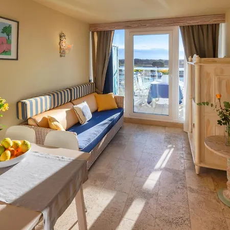Ξενοδοχείο Marina Uno 4*