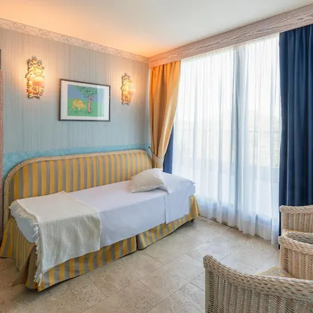 Ξενοδοχείο Marina Uno 4*