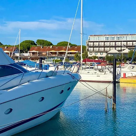 Marina Uno Ξενοδοχείο 4*