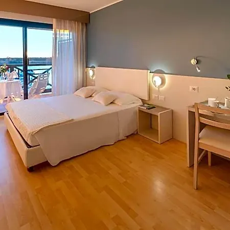 Marina Uno Hotel 4*