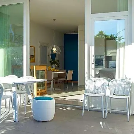 Marina Uno Hotel 4*