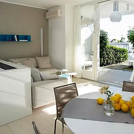Marina Uno 4*
