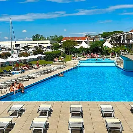 Hotel Marina Uno 4*