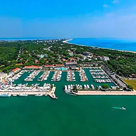 Marina Uno Hotel