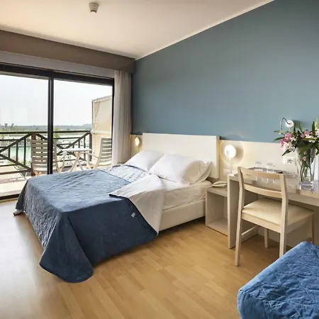 Marina Uno 4* ליגננו סביאדורו