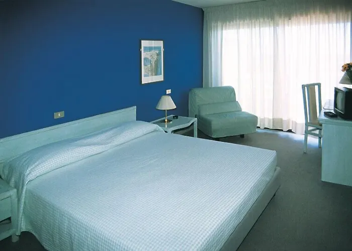 Marina Uno Линьяно-Саббьядоро