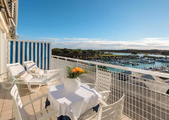 Отель Marina Uno Линьяно-Саббьядоро