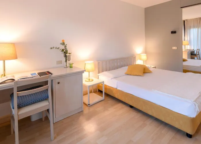 Отель Marina Uno Линьяно-Саббьядоро