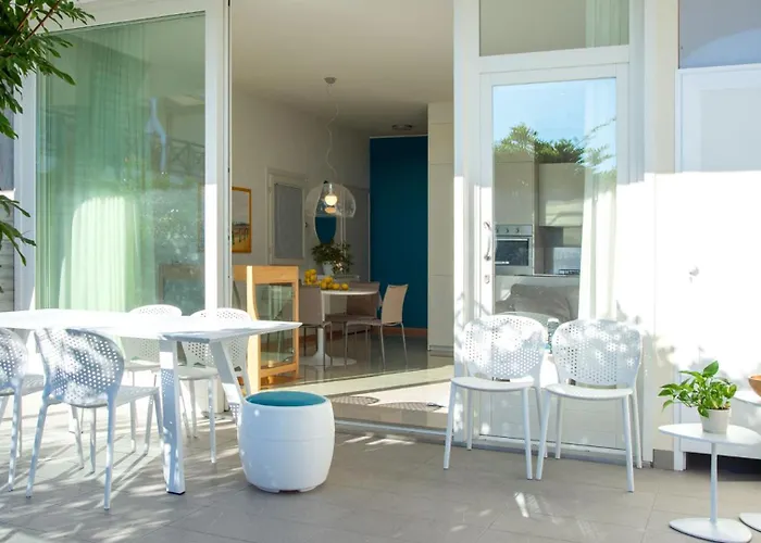 Marina Uno Линьяно-Саббьядоро