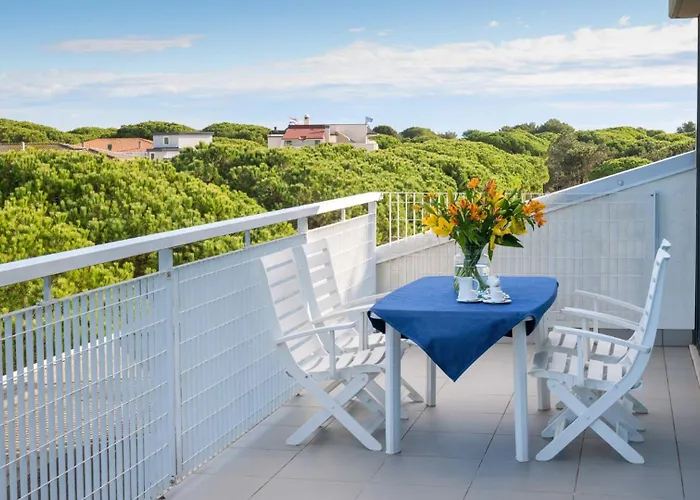 Отель Marina Uno Линьяно-Саббьядоро