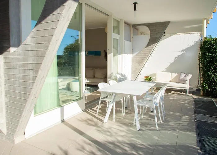 Marina Uno Линьяно-Саббьядоро