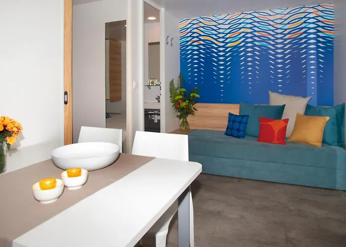 Marina Uno Отель