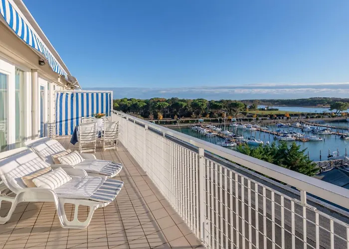 Отель Marina Uno Линьяно-Саббьядоро