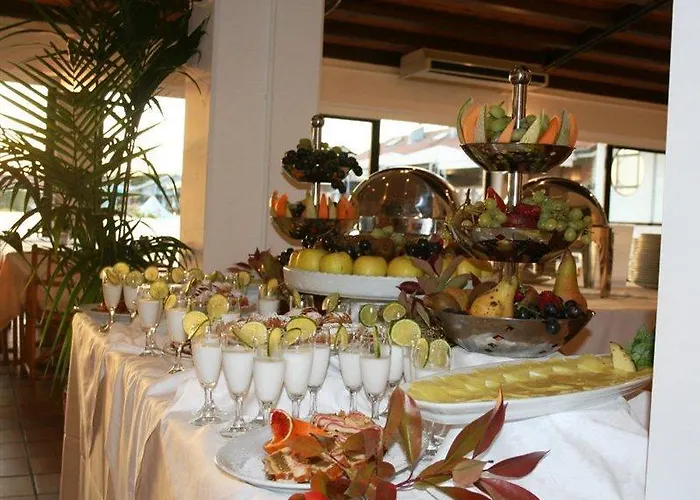 Отель Marina Uno