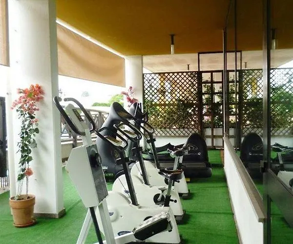 Marina Uno Отель Линьяно-Саббьядоро