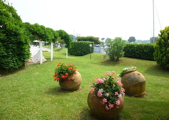 Отель Marina Uno Линьяно-Саббьядоро